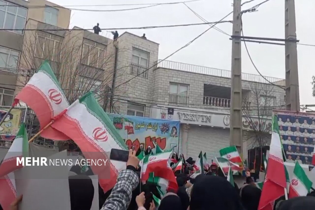 حضور پرشور مردم ورامین در راهپیمایی ۲۲ بهمن