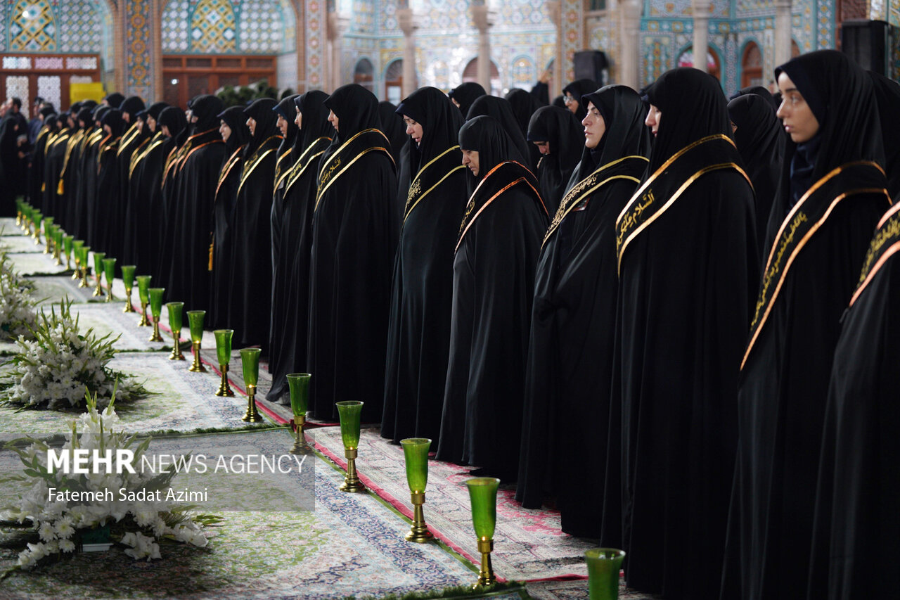 آیین شمعدان گردانی خادمان حرم حضرت معصومه(س)