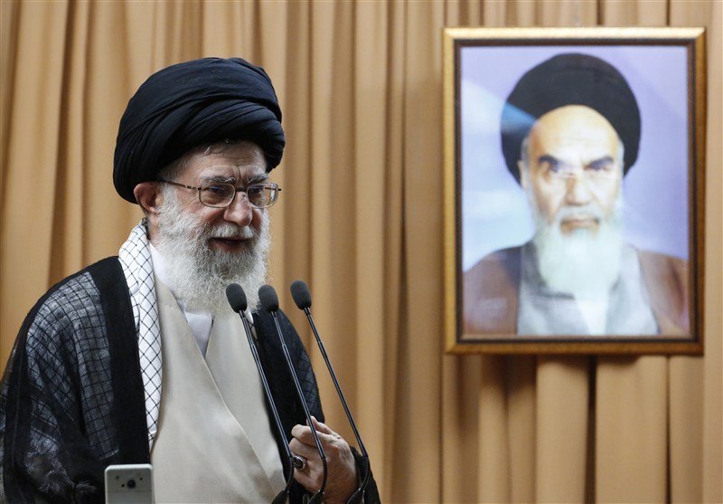 خط امام؛ میدان تفسیرهای رقیب و میدان‌داری رهبر شهید انقلاب