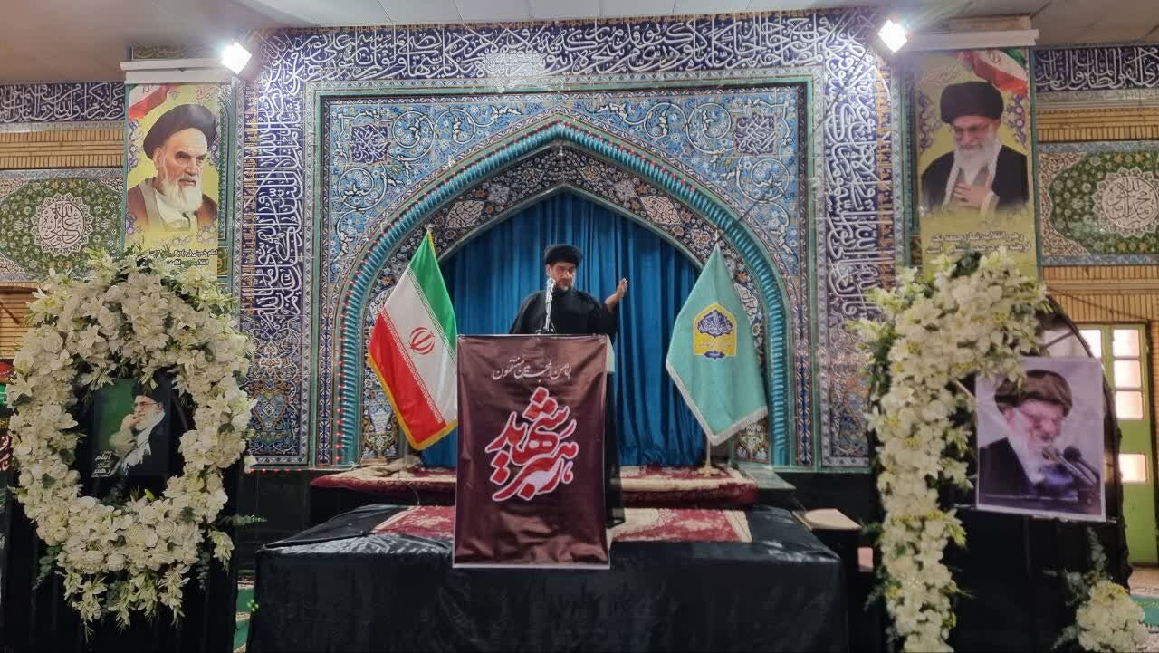 امام جمعه گناوه: اطاعت از ولی فقیه جدید وظیفه همه است