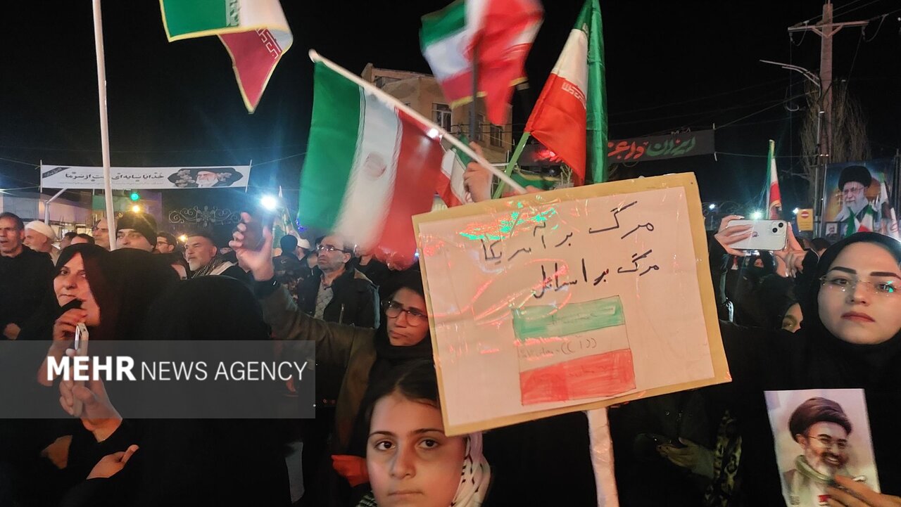 مشگینی ها در اجتماع بیعت با رهبری پای کار ماندند