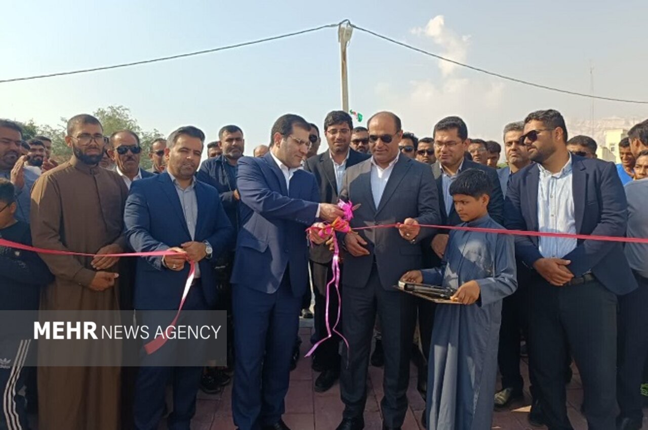 ورزشگاه روستای دهنو افتتاح شد