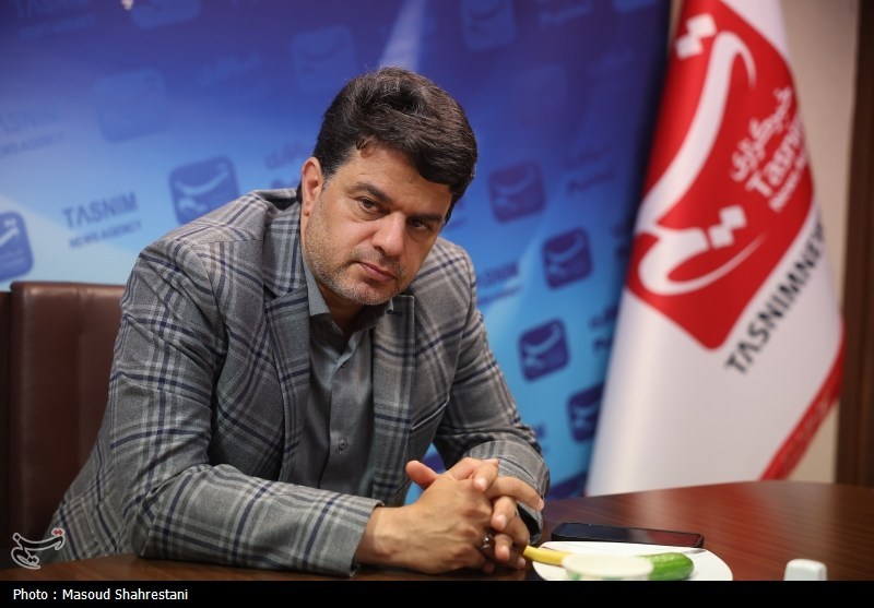 انتقاد شدید نماینده اصفهان از تناقضات تیم اقتصادی دولت