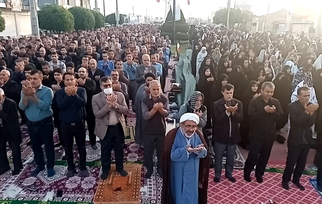 نماز عید سعید فطر در آب‌پخش