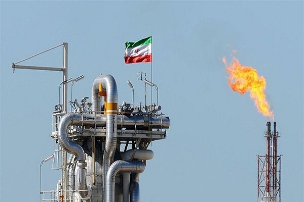 جهش قیمت نفت در پی اعلام مجدد تحریم‌های آمریکا علیه نفت ایران