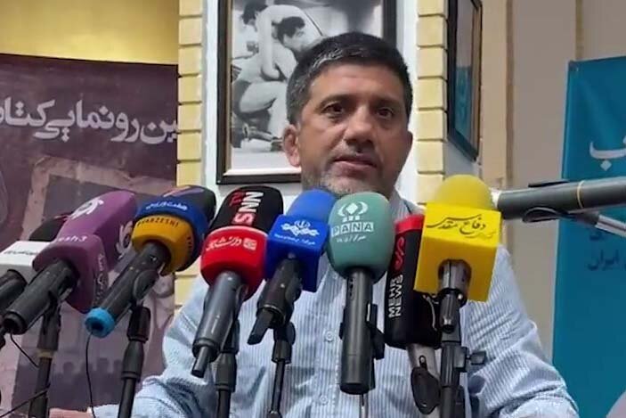 حق دارم در مورد فوتبال صحبت کنم؛ به دوستان پیغام دادم نترسید نمی‌آیم!