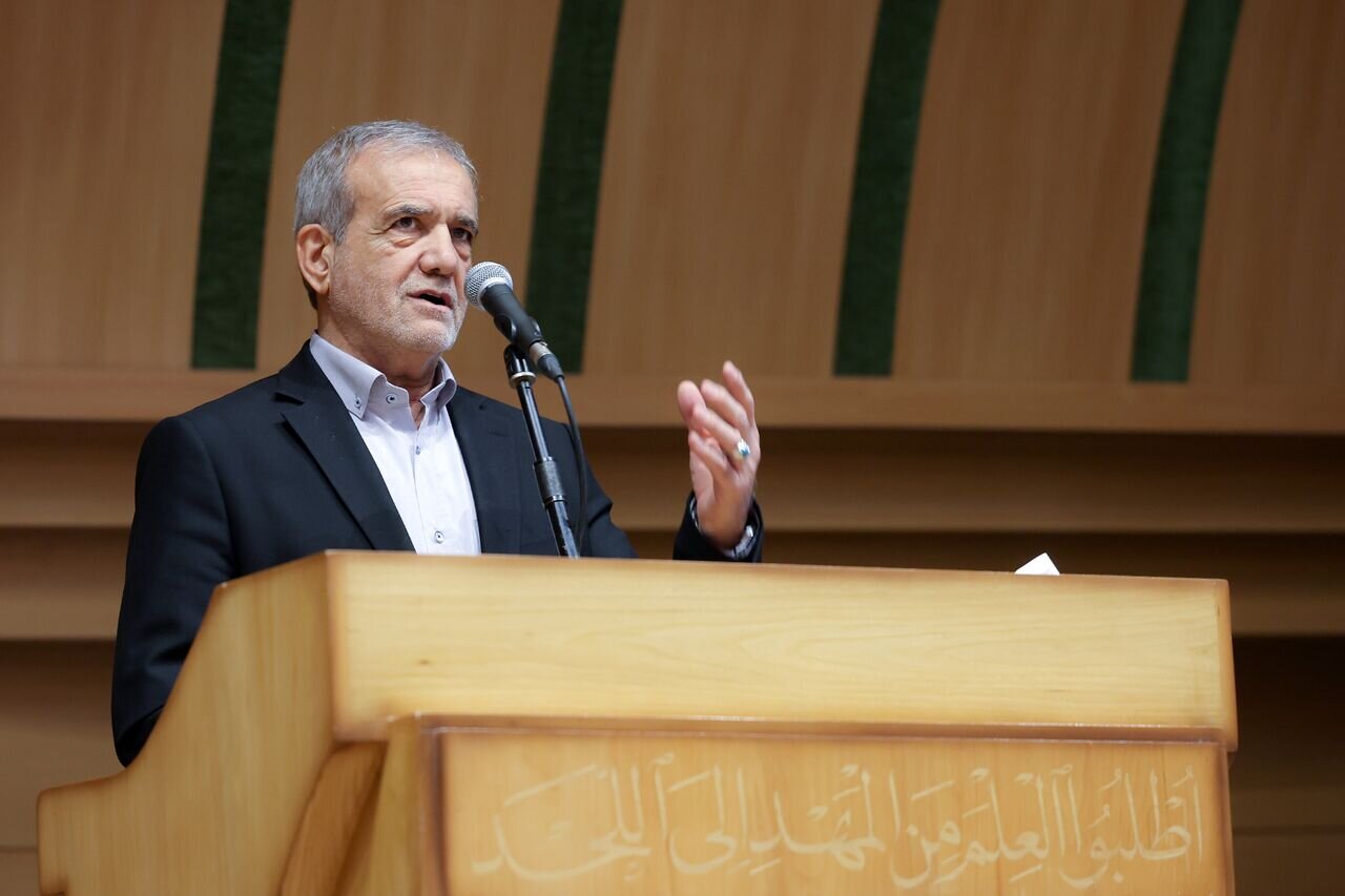 پزشکیان: با وجود همه مشکلات مقابل سختی‌ها سر خم نخواهیم کرد