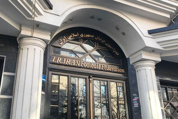 با رهبر انقلاب برای تداوم مسیر موفقیت و  سربلندی ایران بیعت می کنیم