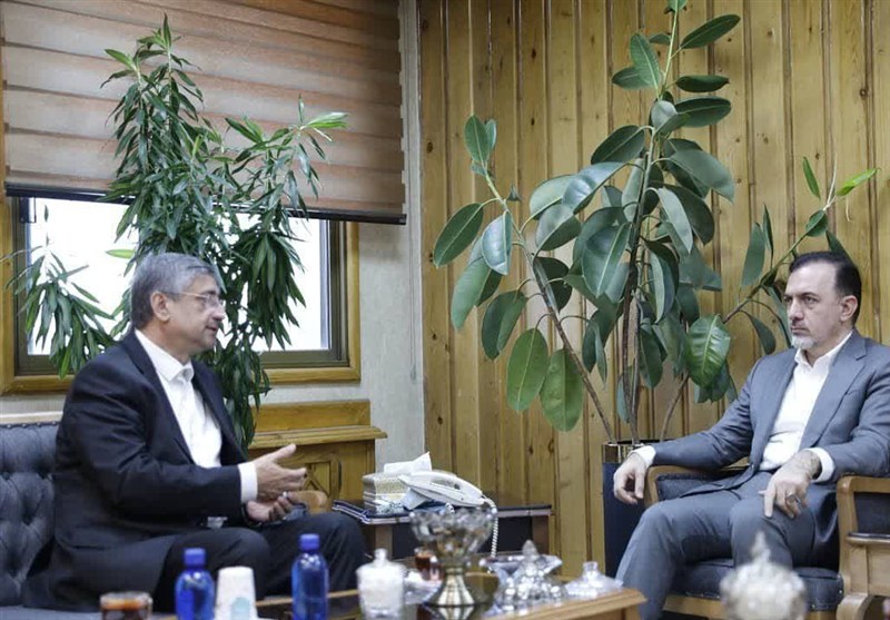 رایزنی با صندوق ضمانت صادرات برای تأمین مالی پروژه‌های لرستان