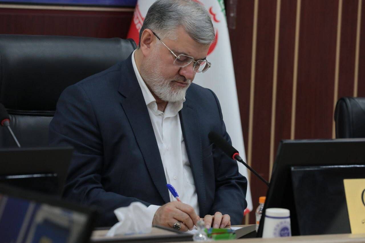 معتمدیان: کارمندان در روزهای سخت میدان خدمت را ترک نکردند