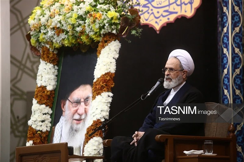 آیت‌الله اعرا‌فی: خون‌خواه‌ امام شهید هستیم/ ایران عقب‌نشینی نمی‌کند