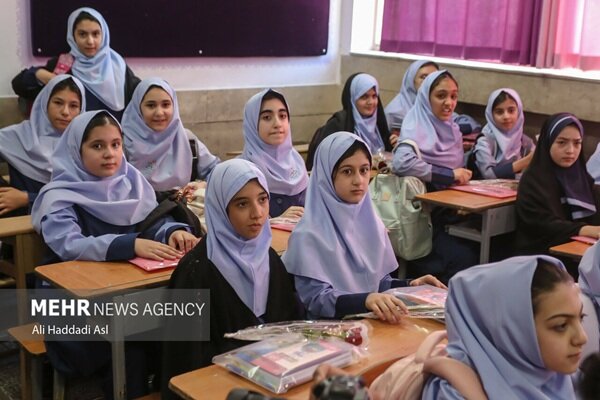 مهر در مدارس شهرستان‌های تهران؛ از کمبود کلاس تا دغدغه تأمین معلم