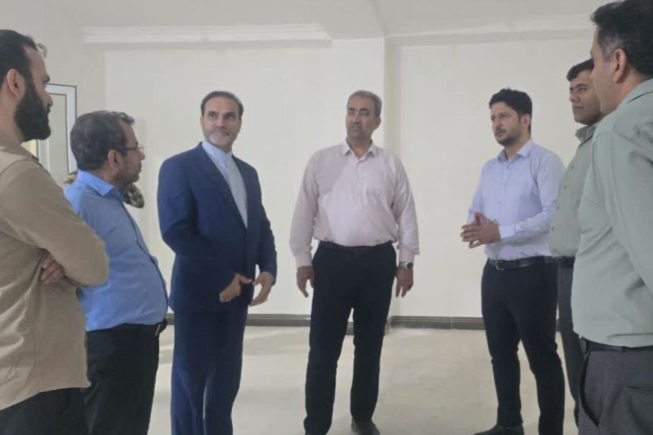 بازدید نماینده کمیسیون اصل ۹۰ مجلس از پروژه های مسکن ملی بوشهر