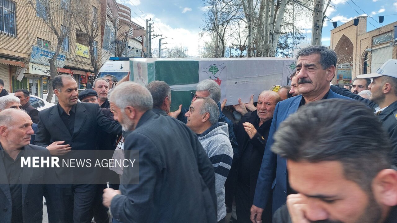 آیین تشییع پیکر شهید مدافع وطن، گروهبان یکم امیر محمدزاده برگزار شد