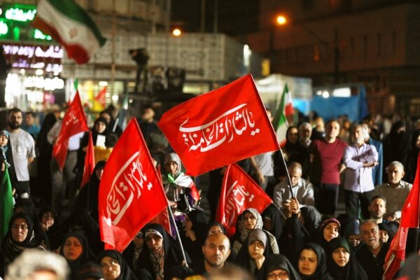 مردم استان تهران با حضور در میادین، تجاوزات آمریکا را محکوم می‌کنند