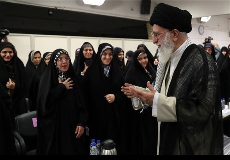 آخرین افطار شاعرانه در محضر رهبر شهید انقلاب؛ خاطره‌ای که با خبر شهادت به بغض تبدیل شد