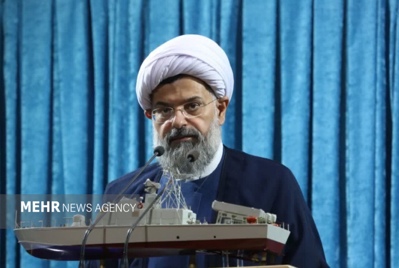 امام جمعه دشتی: دولت مشکلات معیشتی مردم را رفع کند