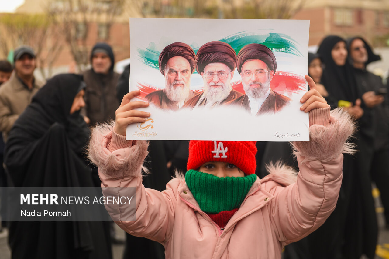 بیعت دهه نودی ها با آیت‌الله سید مجتبی حسینی خامنه‌ای در اسلامشهر