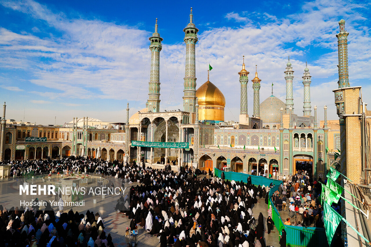 حرم حضرت فاطمه معصومه(س) آماده استقبال از زائران تشییع رهبر شهید