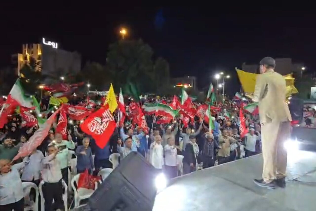 تجمع مردم بوشهر در شب ۲۳۴