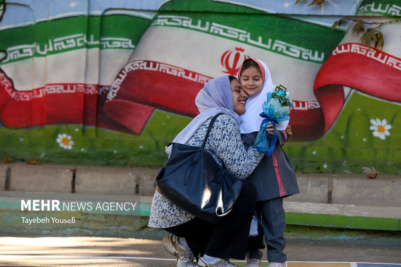 جشن شکوفه‌ها در همدان