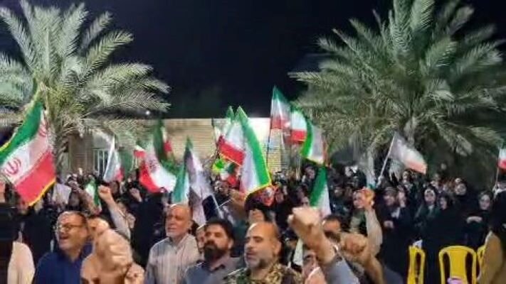 اجتماع باشکوه مردم و مراسم یادبود ۲ شهید اقتدار در آبدان