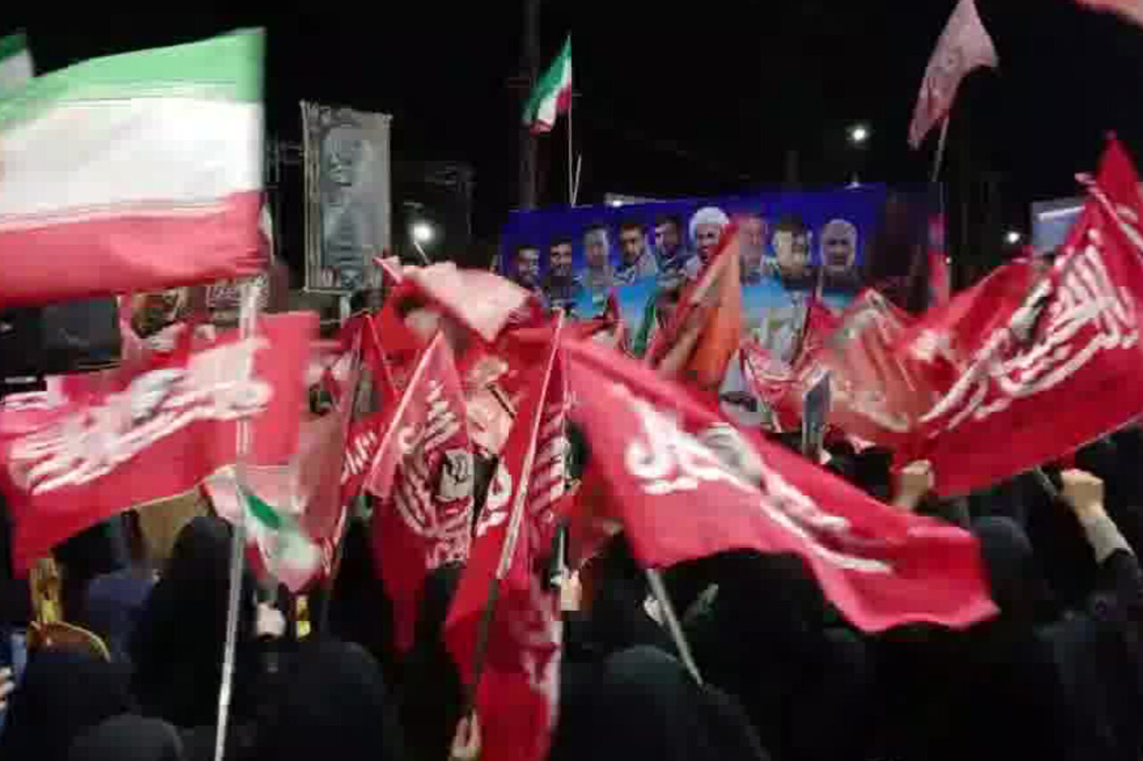 میدانداری مردم مازندران در اجتماع ۲۲۰
