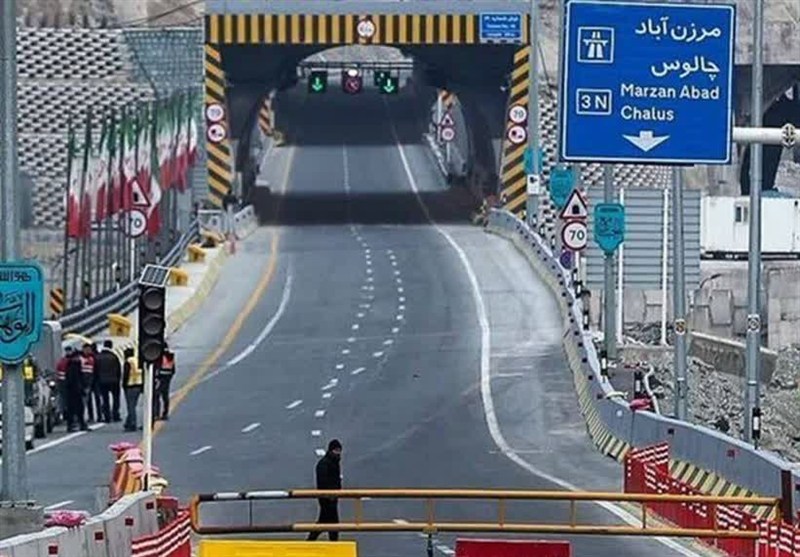 جاده چالوس یکطرفه شد / بارش برف و باران در 4 استان کشور