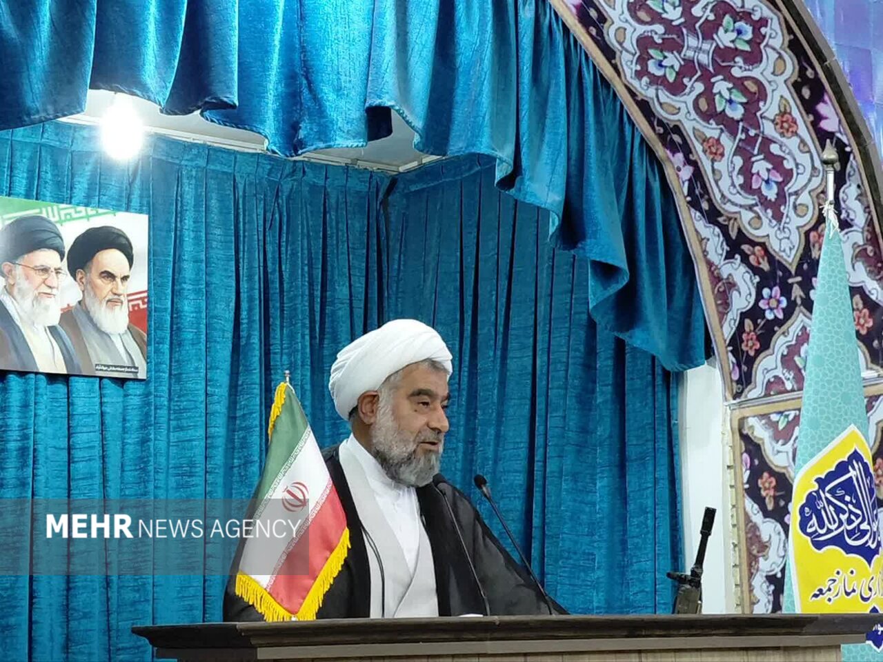 رضاپور: اصلاح سیاست‌های داخلی راهگشای مشکلات اقتصادی است