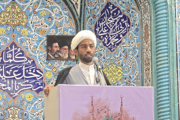 امام‌جمعه موقت جاسک: معطلی مردم در صف‌های بنزین مصداق حق‌الناس است