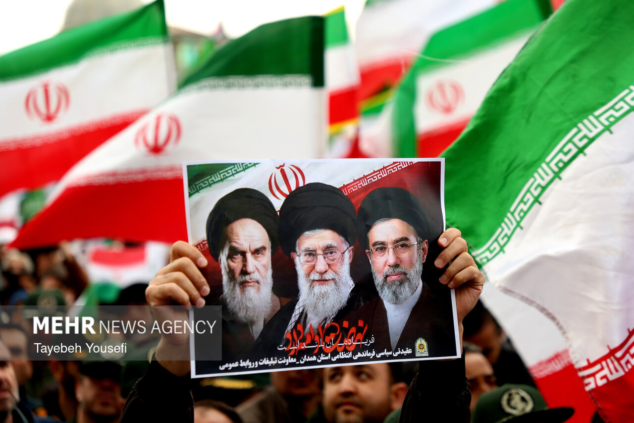 اهل سنت پای کار انقلاب؛ اطاعت از رهبری جدید، تداوم راه رسول‌الله است