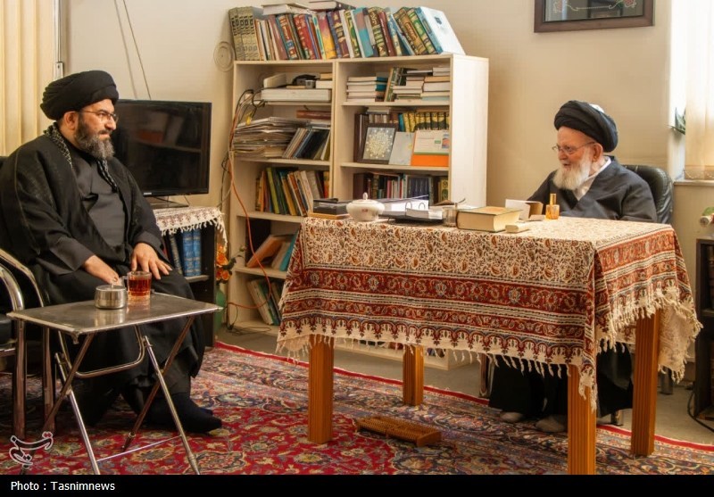دیدار نماینده ولی‌فقیه در زنجان با آیت‌الله حسینی زنجانی