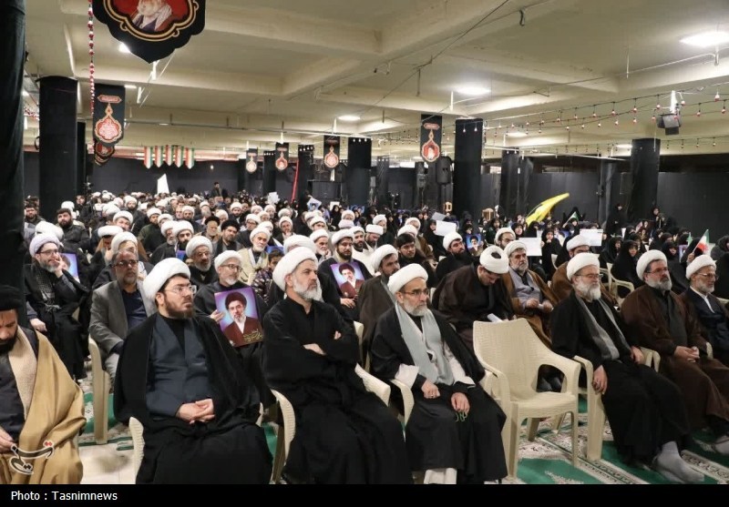 بیعت حماسی علما و روحانیون زنجان با آیت‌الله خامنه‌ای