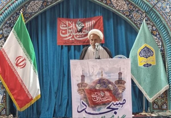 امام جمعه موقت گناوه: حفظ وحدت رمز مقابله با توطئه‌های دشمن است