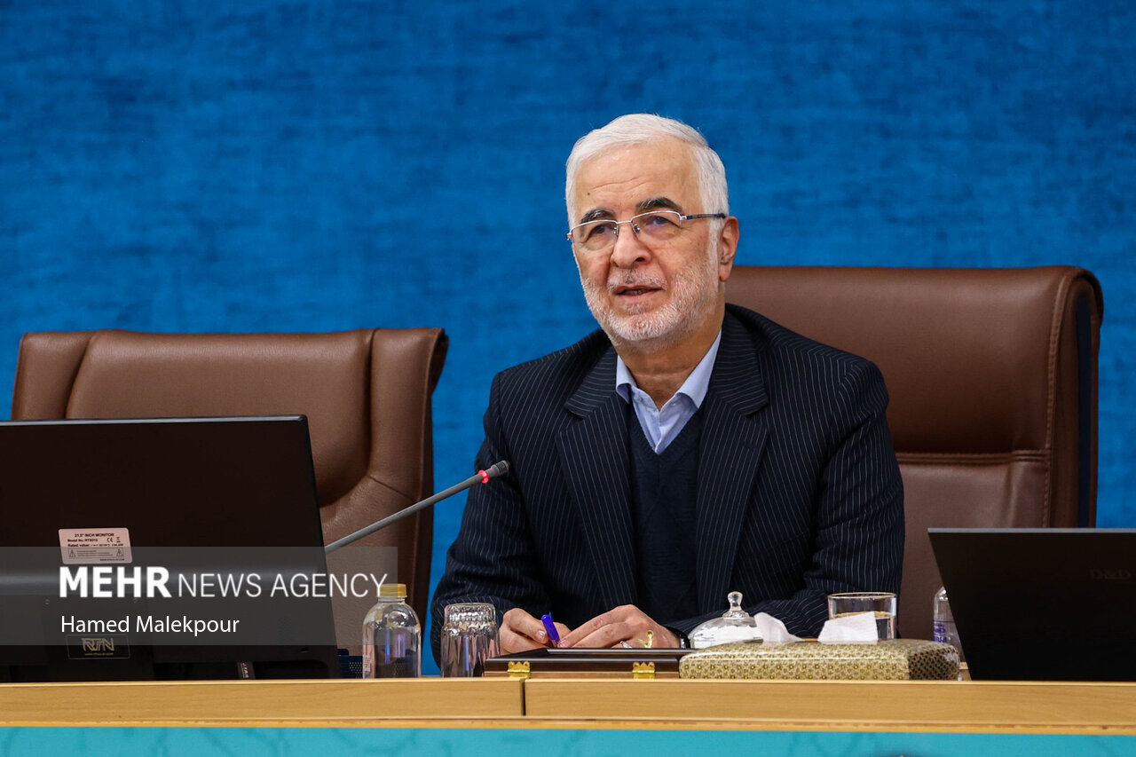 وزیر کشور: ایران به کارگاه بزرگ انرژی های تجدیدپذیر تبدیل شده است