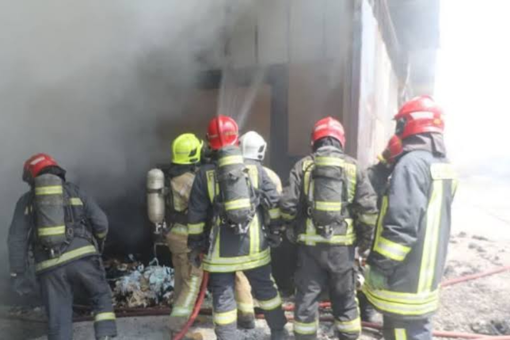 200 نفر از آتش سوزی مشهد نجات یافتند