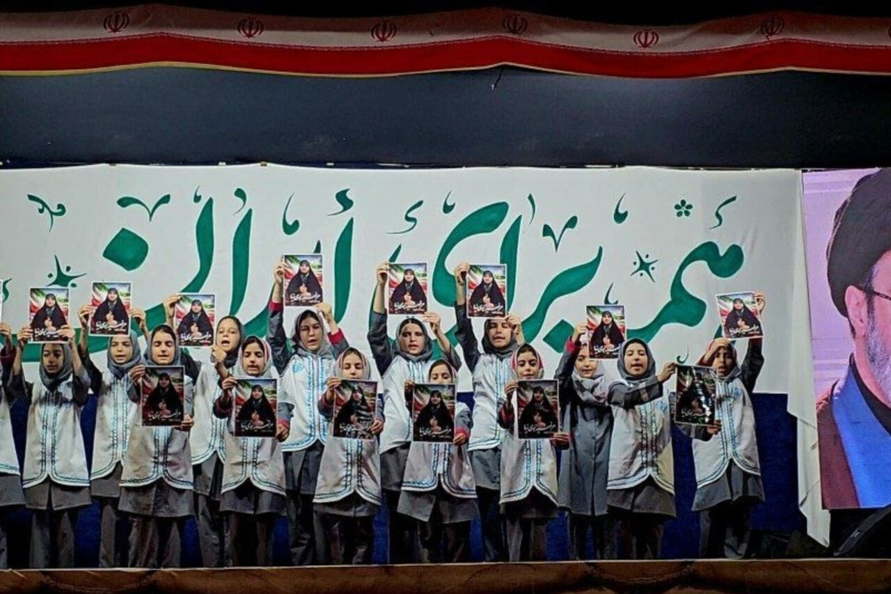 قرار ۲۲۹ رشتوندان در میدان؛ همدلی مردم با سفیدپوشان سلامت