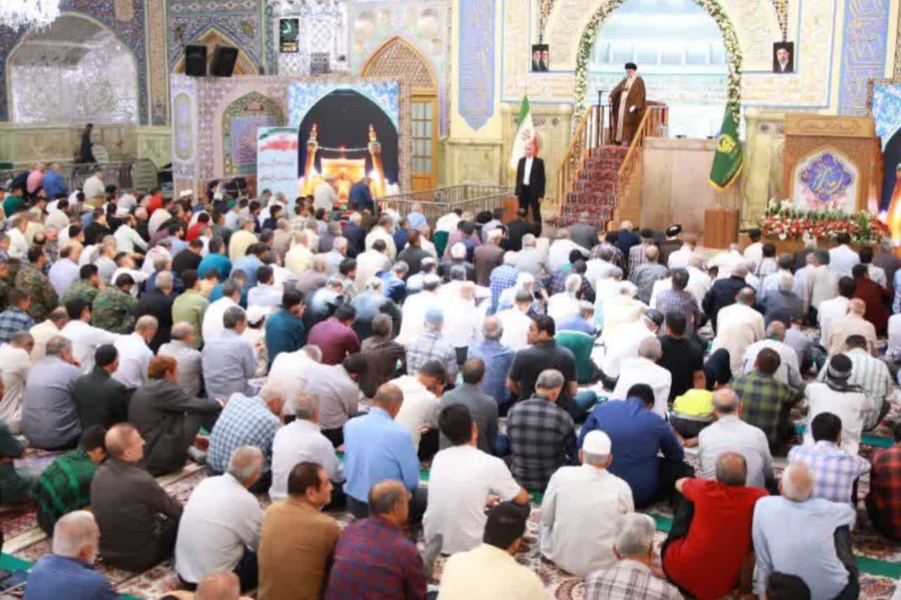 حضور گسترده زائران و مجاوران رضوی در نماز جمعه مشهد