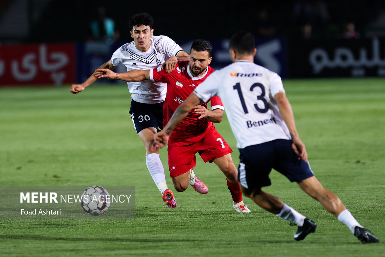 پرسپولیس در انزلی مرداب غرق شد/ سه امتیازی شد و در صدر جدول قرار گرفت.