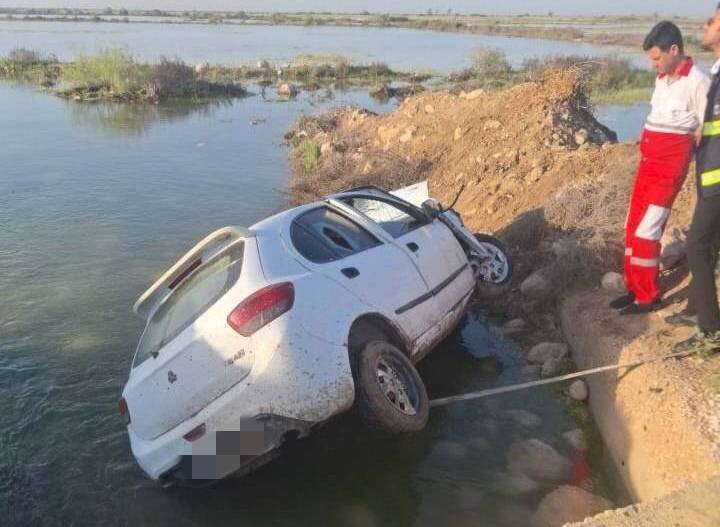 واژگونی خودرو در جاده ساحلی «بوشهر - گناوه» یک جانباخته داشت