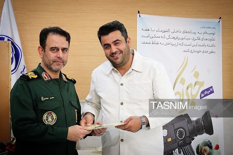 تجلیل فرمانده سپاه زنجان از مدیر خبرگزاری تسنیم