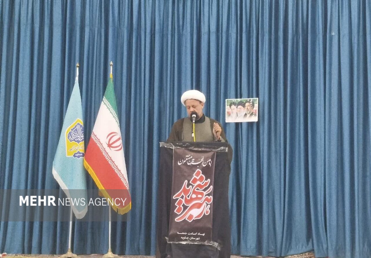 امام جمعه عسلویه: مردم حضور خود را در میدان حفظ کنند