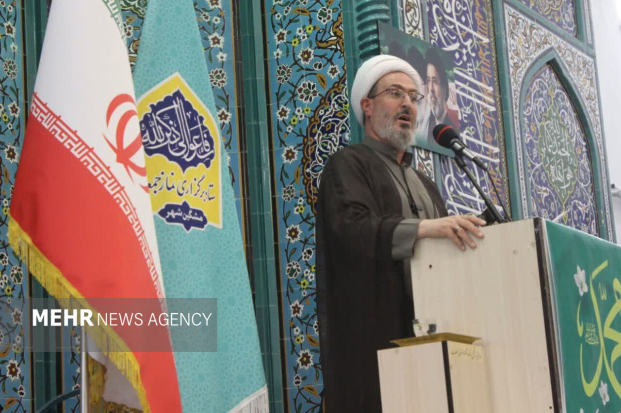 در برابر عملیات روانی دشمن باید هوشیار و مقاوم بود