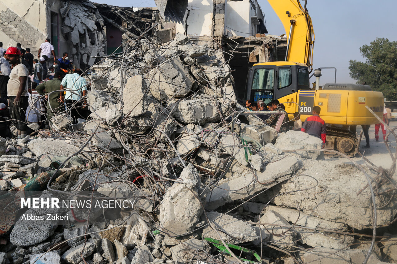 استاندار هرمزگان: تفحص شهدا و مجروحان در میناب ادامه دارد