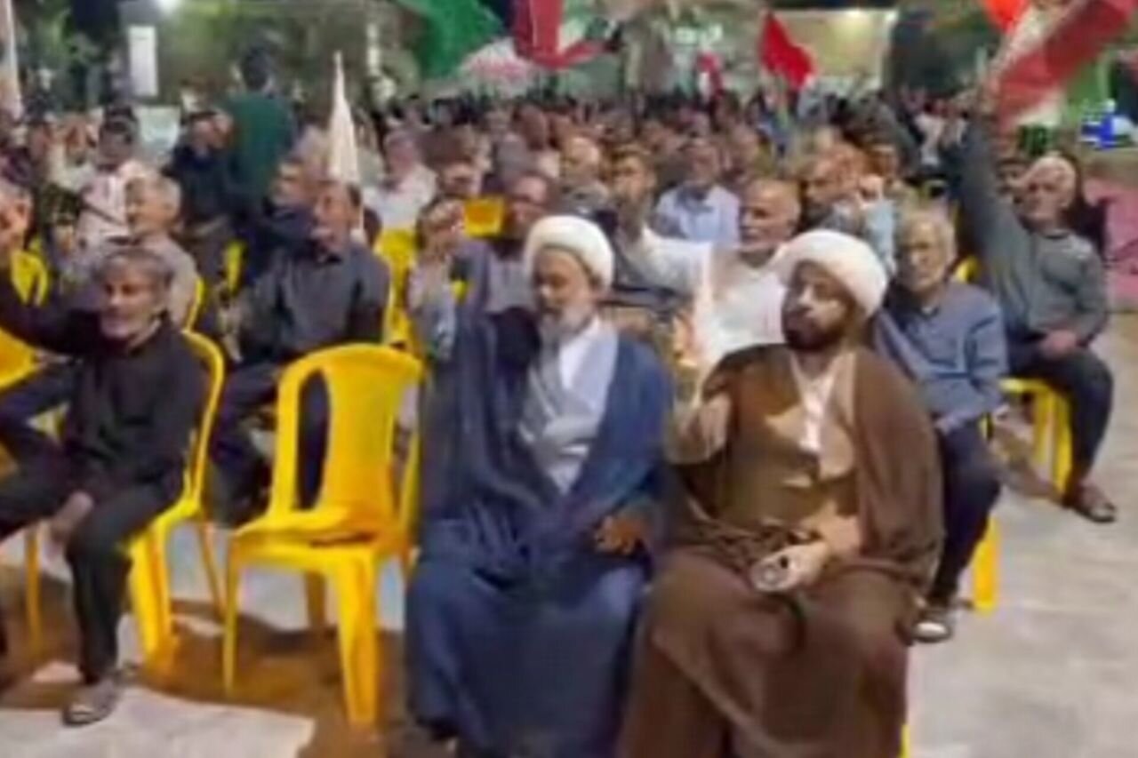 اجتماع مردم انقلابی آبدان در شب۲۲۷