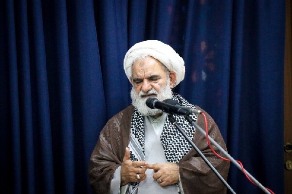 خطیب جمعه بندرعباس: قطعنامه ها تاثیری در اراده ملت ایران ندارد