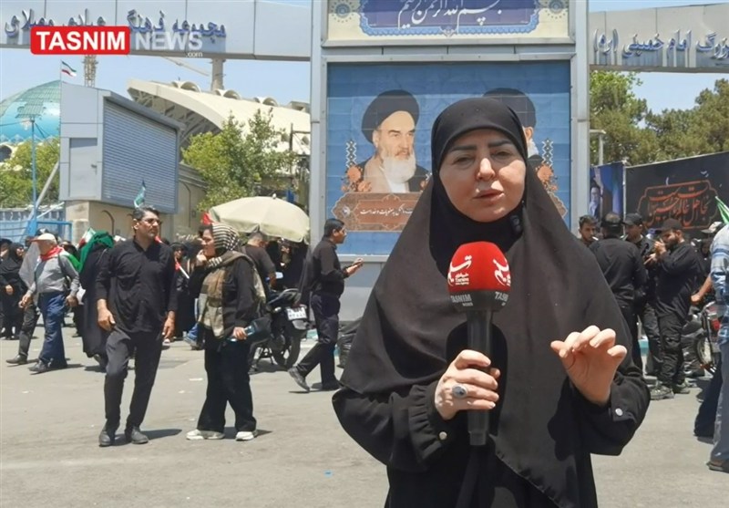 گزارش سایت عربی تسنیم از اقامه نماز بر پیکر رهبر شهید در مصلی تهران