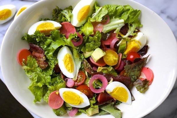 لیست غذاهای رژیمی برای کاهش و کنترل وزن همراه با نکات کاربردی