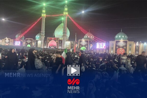 لحظات ملکوتی اذان صبح مسجد جمکران،پیش از اقامه نماز بر پیکر رهبر شهید