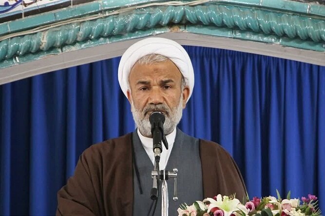 امام جمعه دشتستان: وحدت و معیشت محورهای اقتدار ملی هستند